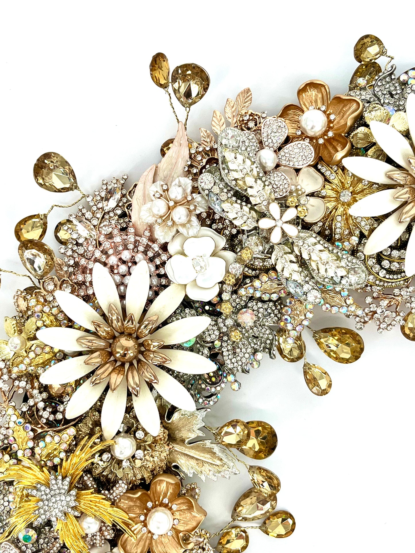 Garden Splendor Wreath wreath for holiday décor and seasonal displays.
