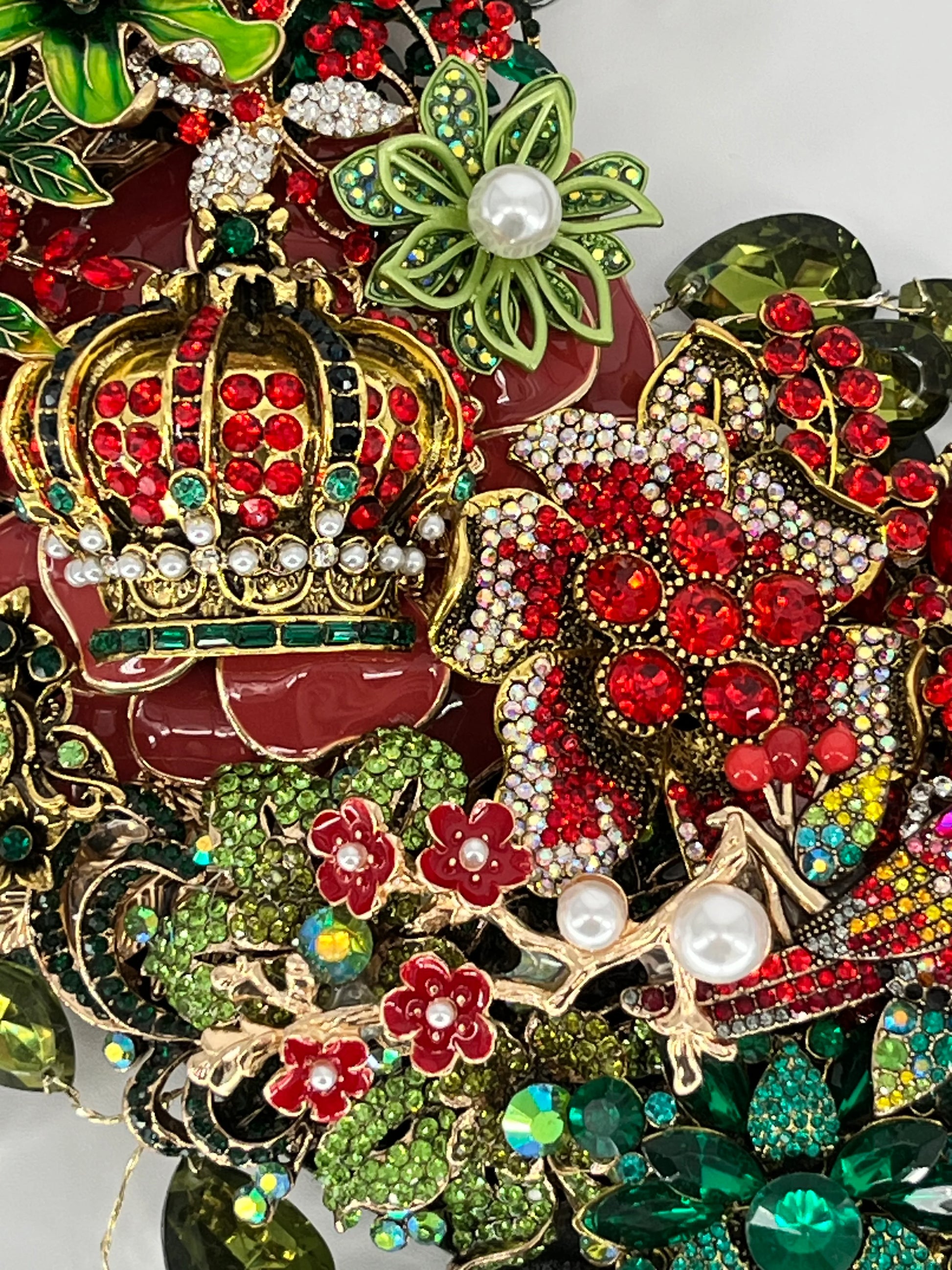 Cardinal Christmas Wreath wreath for holiday décor and seasonal displays.