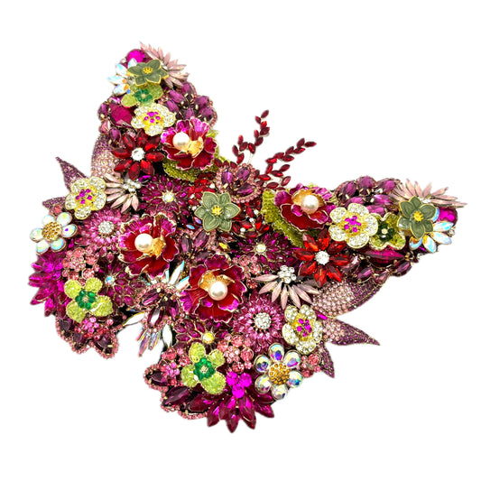 Enchanting Romance Whisper decor for holiday décor and seasonal displays.