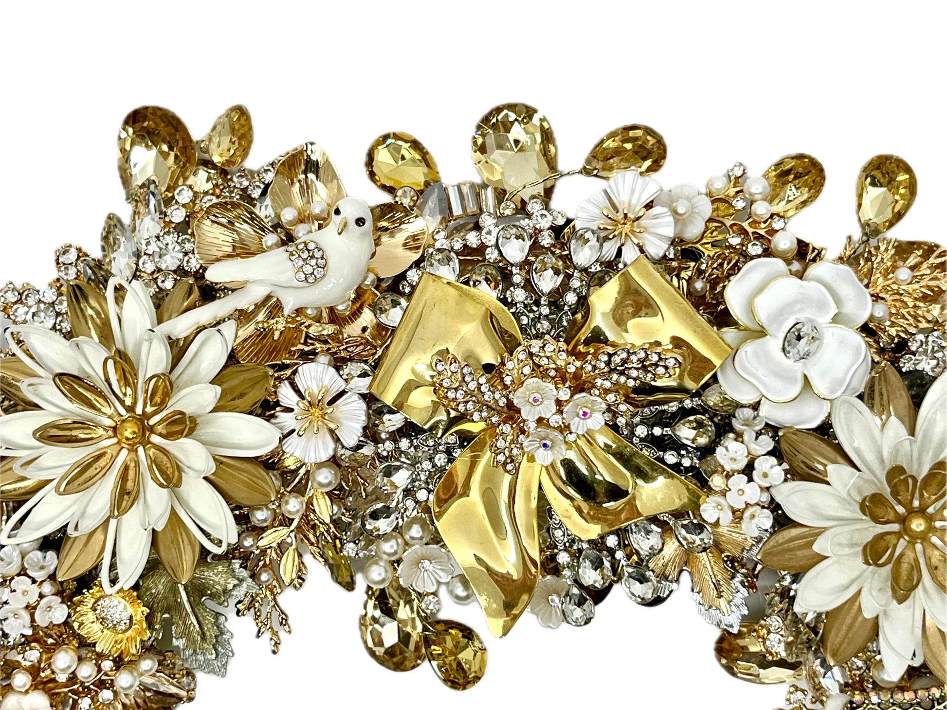 Glorious Wreath wreath for holiday décor and seasonal displays.