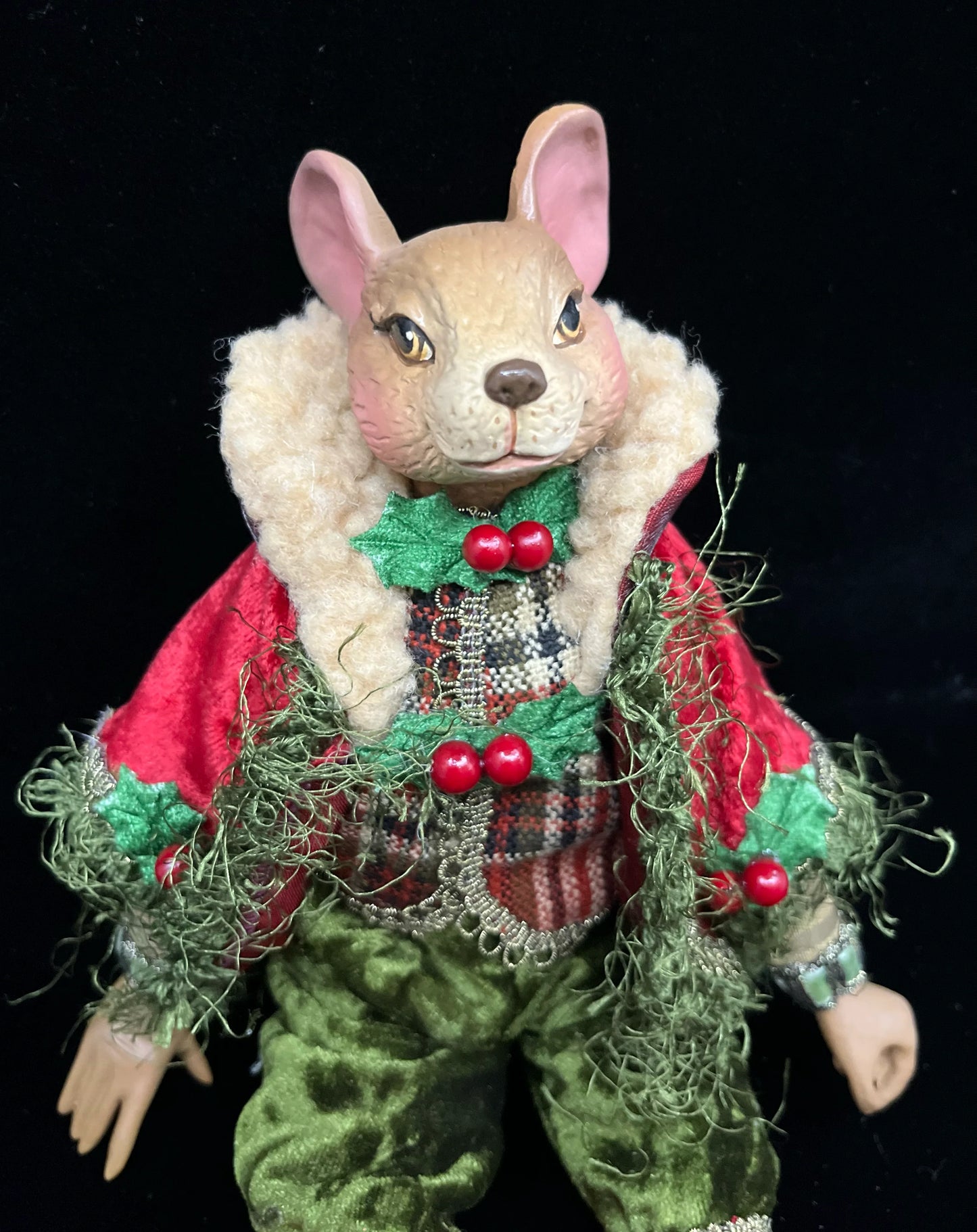 Festive Mice, asstd. of 2 (red/green) doll for holiday décor and seasonal displays.